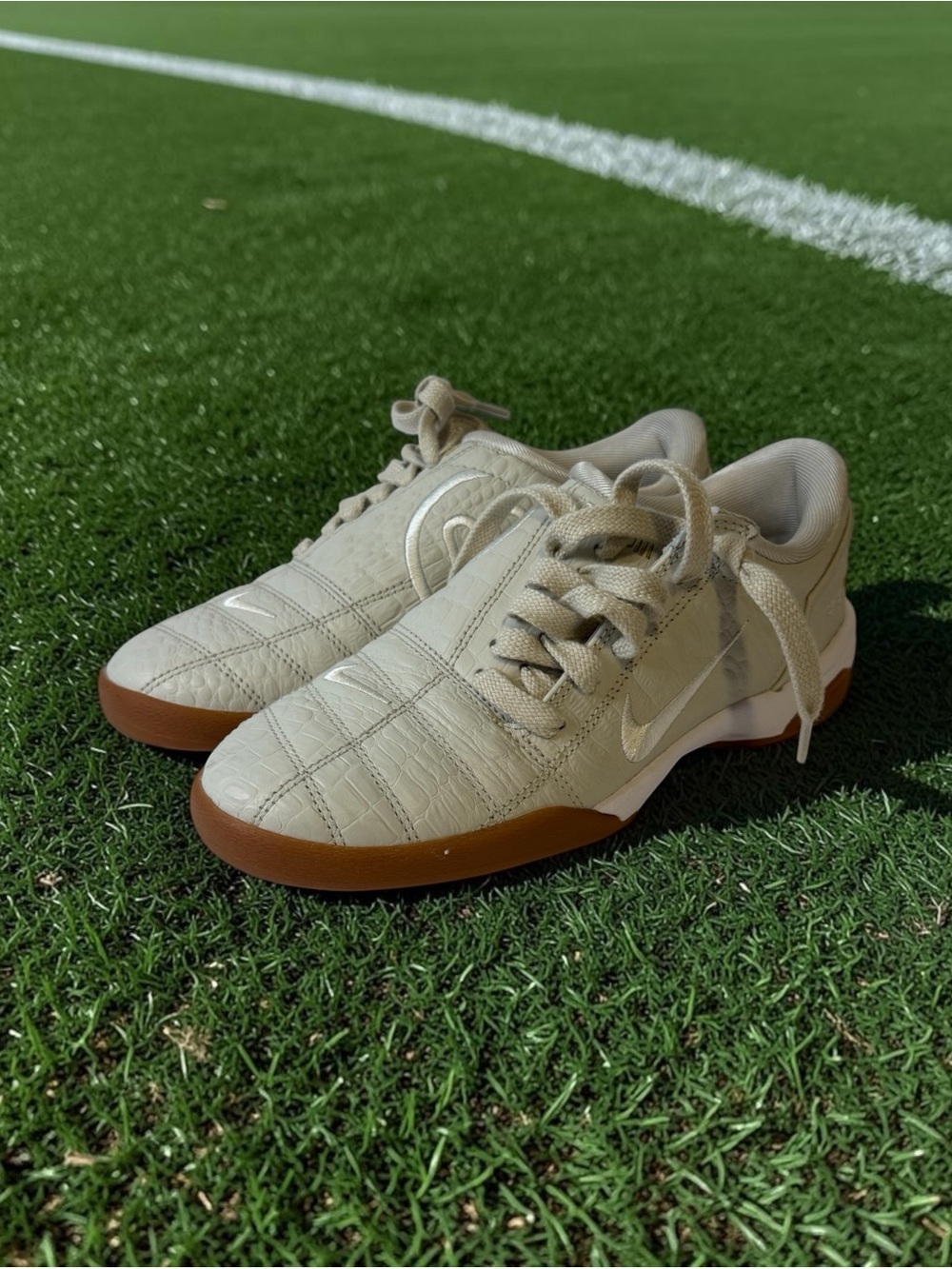 Nike Total 90 light bone/sail white gum bottoms size 6.5W / 5M